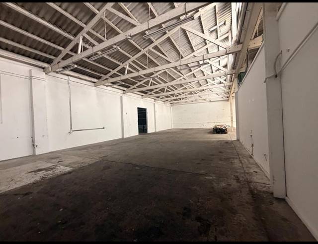 INDUSTRIAL PROPERTY TO RENT IN NORTH END
